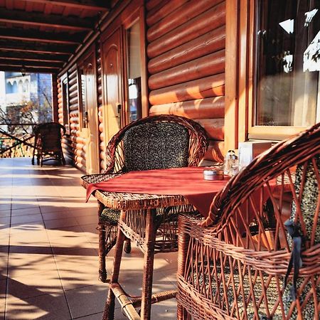 Europe Hotel Uzhhorod Bagian luar foto