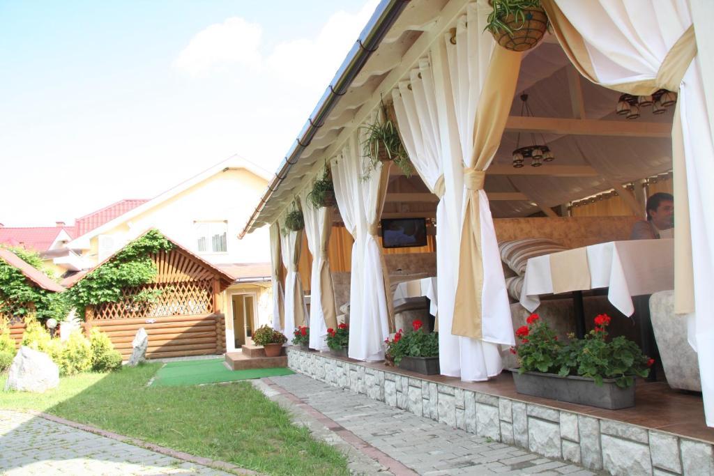 Europe Hotel Uzhhorod Bagian luar foto