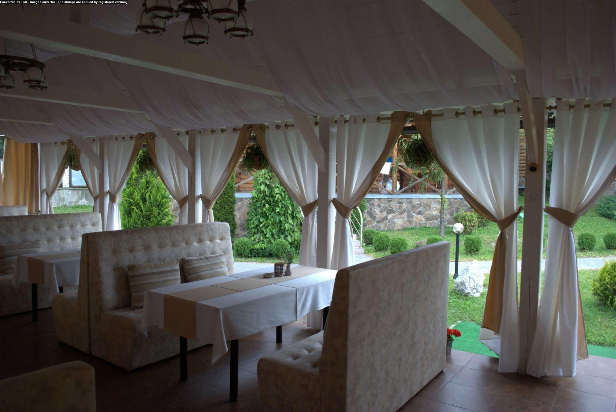 Europe Hotel Uzhhorod Bagian luar foto