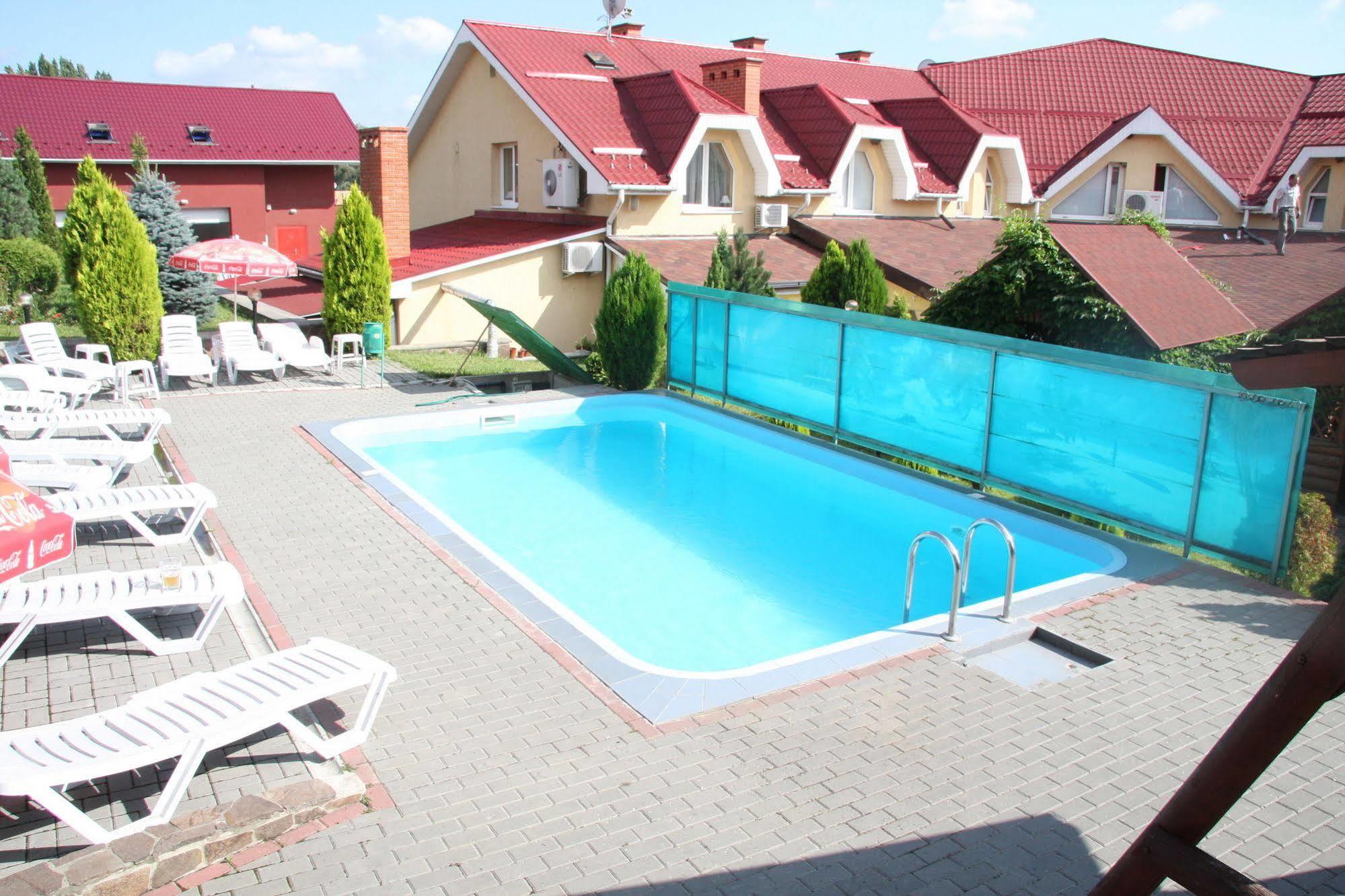 Europe Hotel Uzhhorod Bagian luar foto