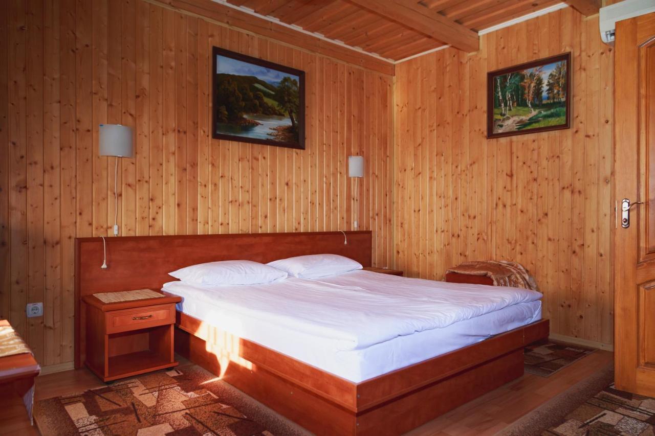Europe Hotel Uzhhorod Bagian luar foto