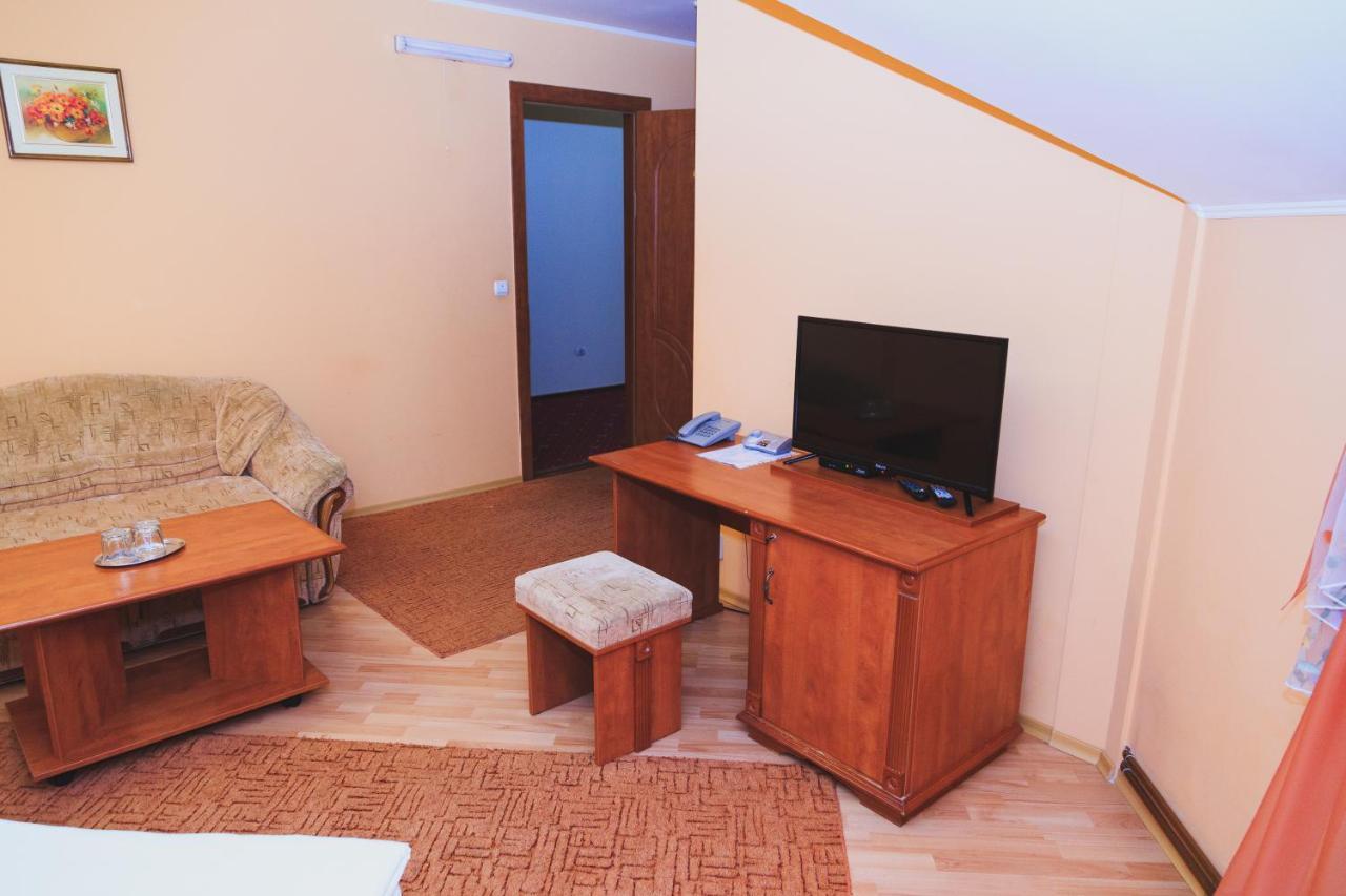 Europe Hotel Uzhhorod Bagian luar foto