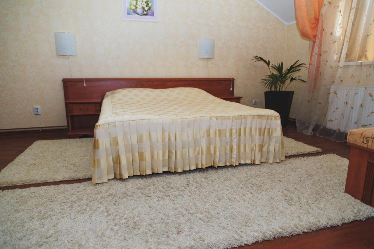 Europe Hotel Uzhhorod Bagian luar foto