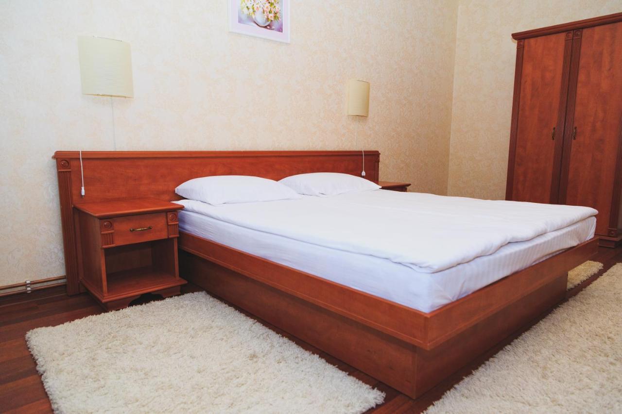Europe Hotel Uzhhorod Bagian luar foto