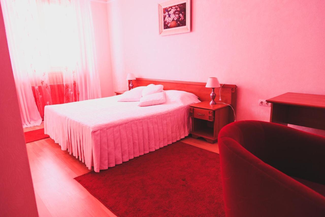 Europe Hotel Uzhhorod Bagian luar foto